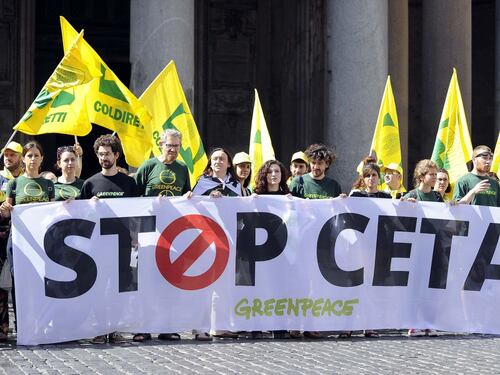 Ceta, l'Italia non ratificherà il trattato di libero scambio con il Canada