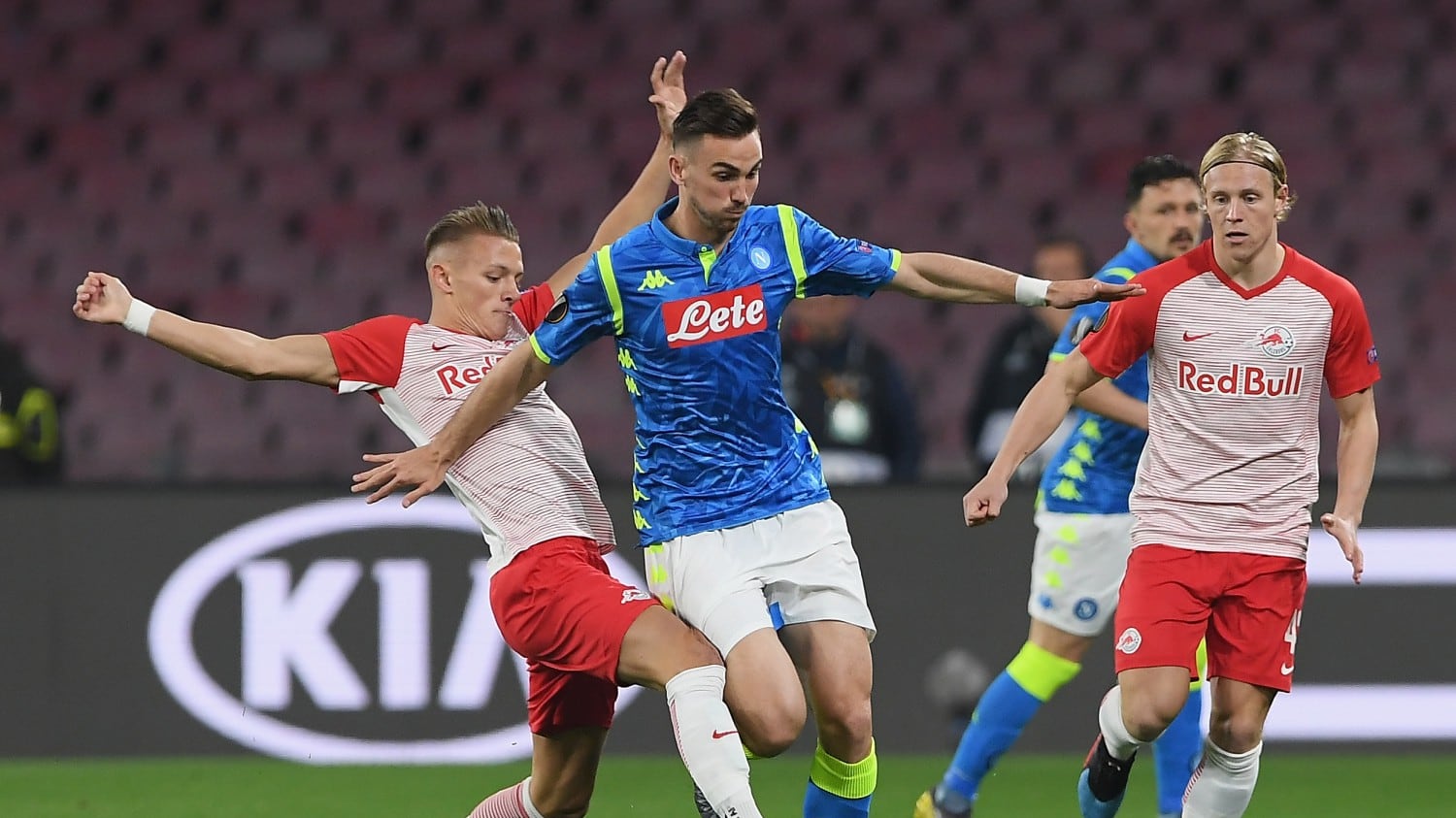 Il Napoli spazza via il Salisburgo: secco 3-0 e quarti di finale ipotecati
