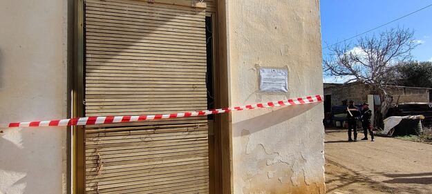Duplice omicidio a Serranova, morti due coniugi: le immagini dal posto 6
