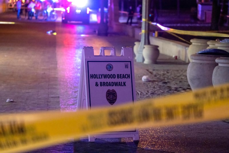 Sparatoria Hollywood 9