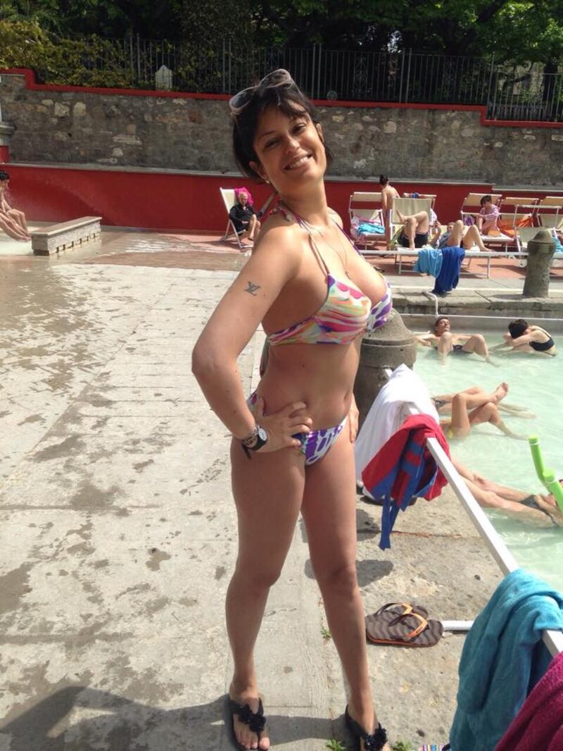 Sara Tommasi apre una nuova fanpage su Facebook: tutte le foto sexy 10