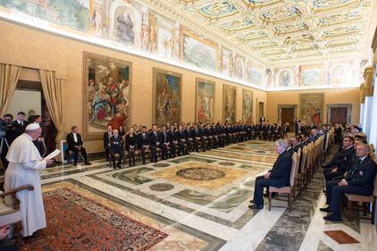 Papa Francesco riceve le squadre di Napoli e Fiorentina 11