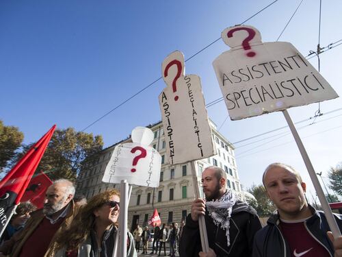 Bonus di 500 euro ai docenti: è il caos