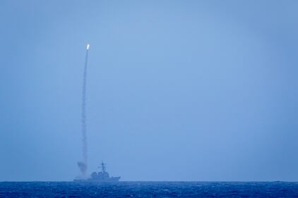 Il cacciatorpediniere americano Uss Milius 5