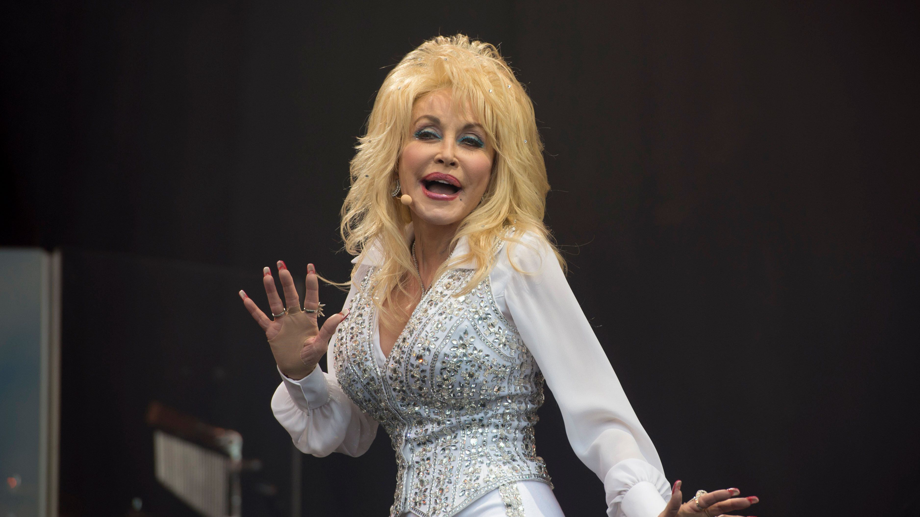 Dolly Parton Challenge: la sfida dei vip