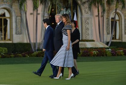 Melania Trump, fascino bianco col premier giapponese 2