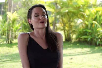 Angelina Jolie, immagini della sexy attrice 10