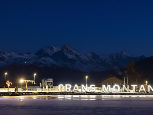 Crans-Montana, il mistero del documento sulla sicurezza che è sparito dal Comune