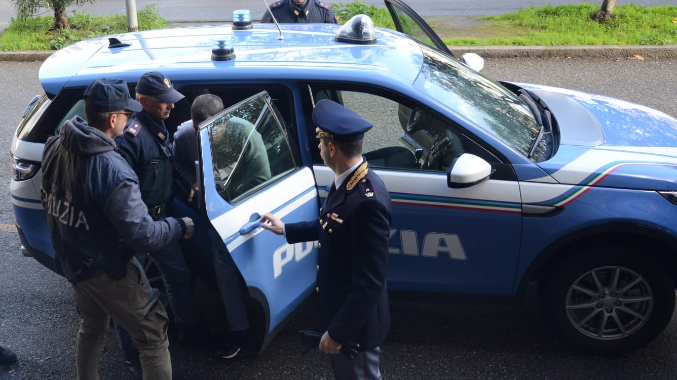 Preparava attentato con armi chimiche: arrestato in Sardegna un palestinese legato all'Isis