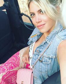 Wanda Nara e Mauro Icardi romantici a Ibiza  10