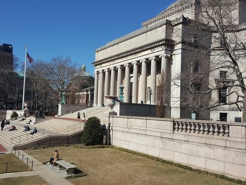 "Sei bianco? Sei portatore di razzismo”. Delirio woke alla Columbia