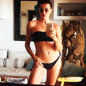 Alba Parietti sexy in spiaggia 15
