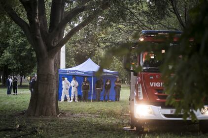 Uomo trovato morto impiccato a Milano 3