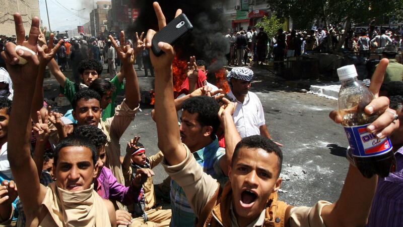 Scontri a Taiz tra manifestanti e ribelli 7