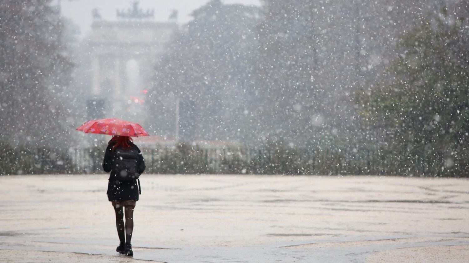 A Milano nevica, a Roma chiudono le scuole