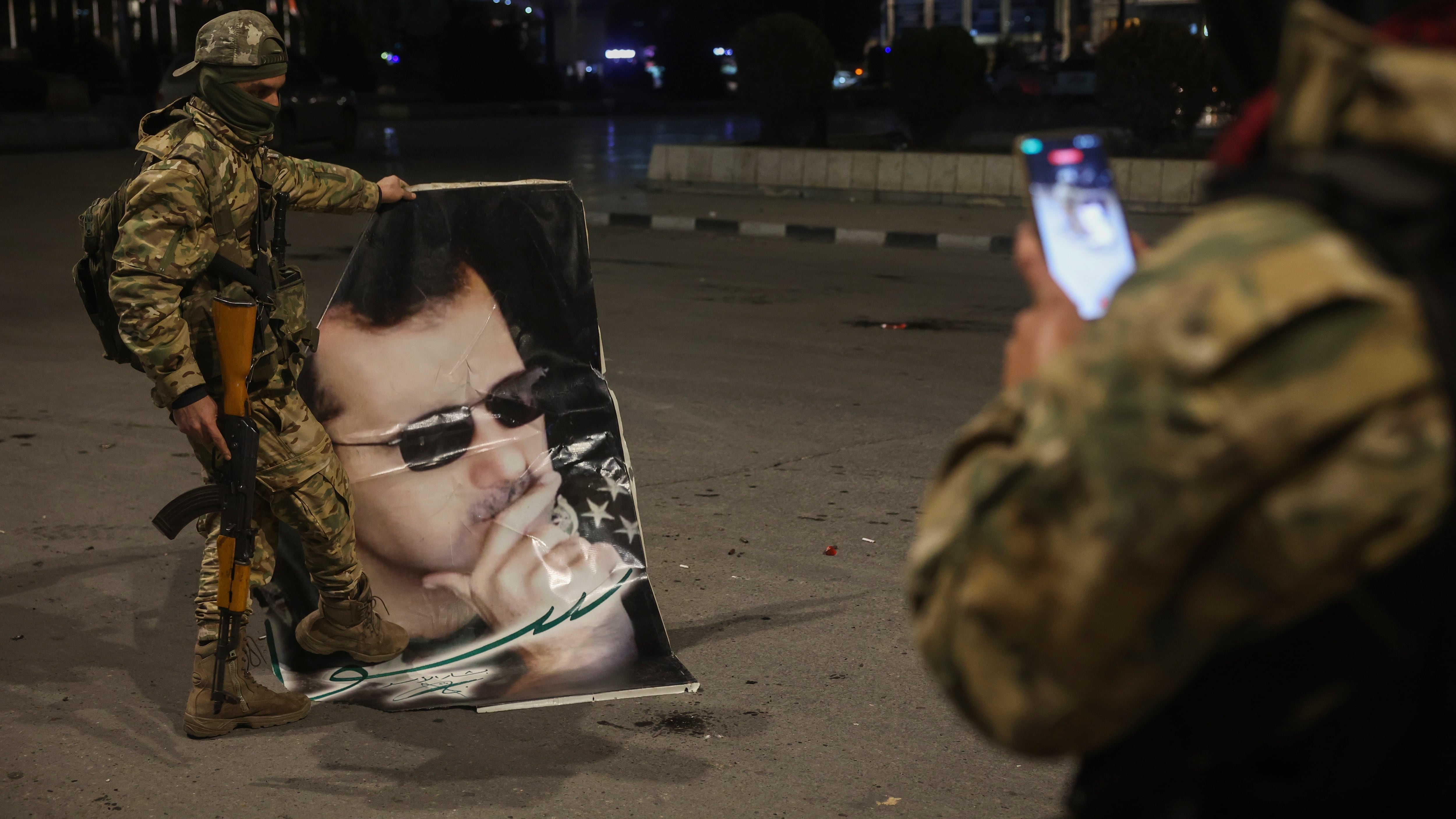 "Bashar al-Assad non si trova". Giallo sul presidente siriano, Damasco accerchiata