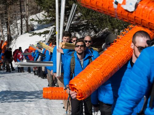 L'estrema destra francese blocca i clandestini al confine
