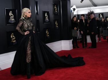 Lady Gaga sexy ai Grammy 2018 19