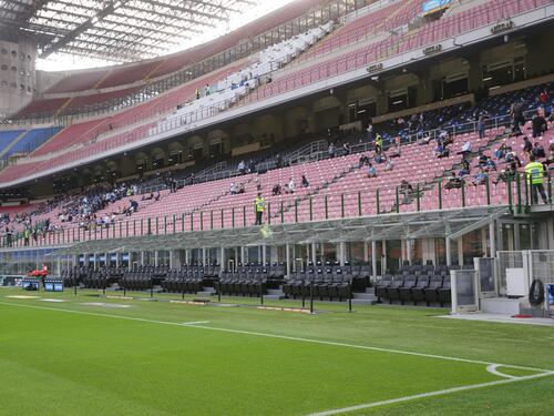 Inter e Milan si dividono. L'autogol del Comune: ora San Siro è in svendita