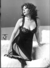 Edwige Fenech: l'icona sexy che non ha paura di invecchiare 3