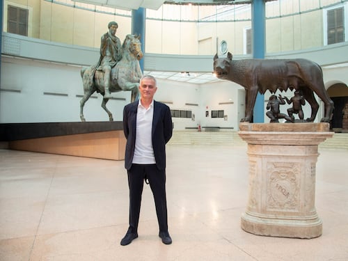 Mou, il re "Giuseppe". Sistema i conti dell'Inter e cancella l'era Conte