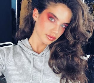 Sara Sampaio, l'angelo sexy in costume 11
