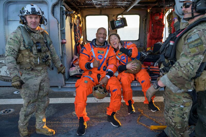 Artemis II, le foto dello splashdown e del rientro sulla Terra 2