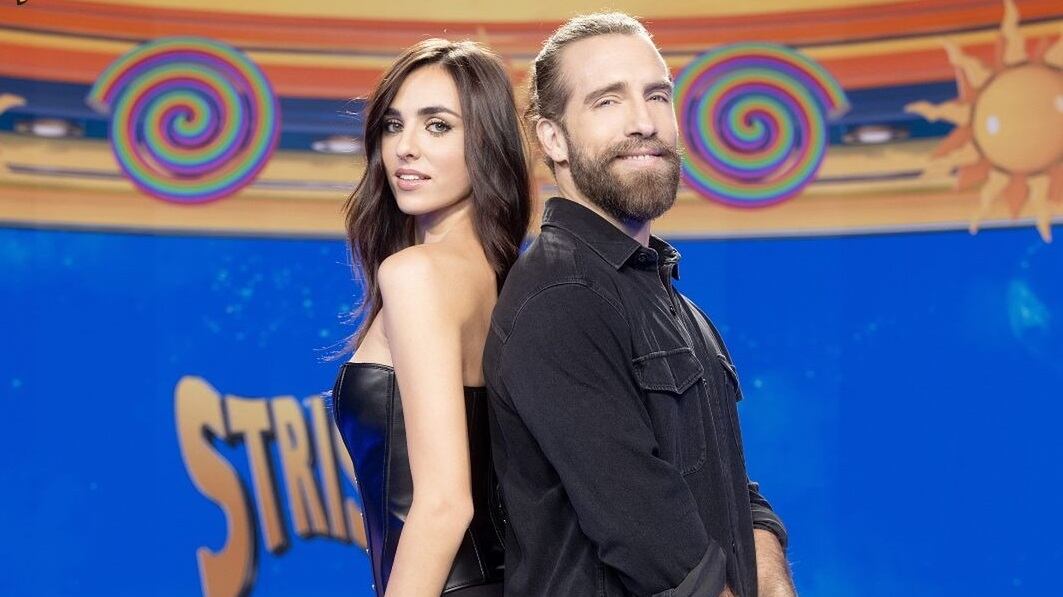 Arriva il "velino". Gianluca Briganti e Beatrice Coari sulla scrivania di Striscia la notizia
