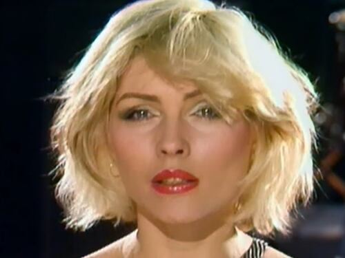 Debbie Harry rivela i retroscena hot di David Bowie e Iggy Pop