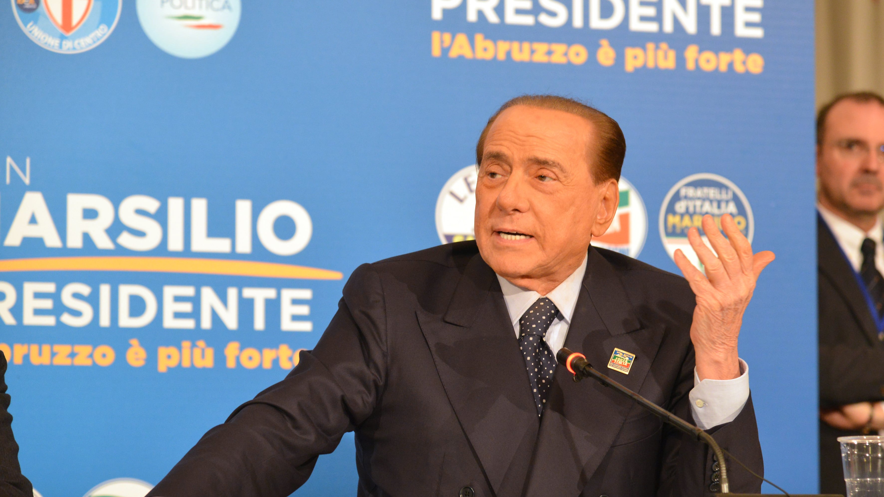 "Gli errori del governo mettono in pericolo l'avvenire dell'Italia"