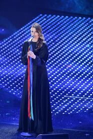 Sanremo 2016: gli abiti della prima serata 12