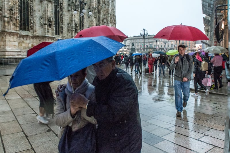Violento temporale sconvolge la città di Milano 10