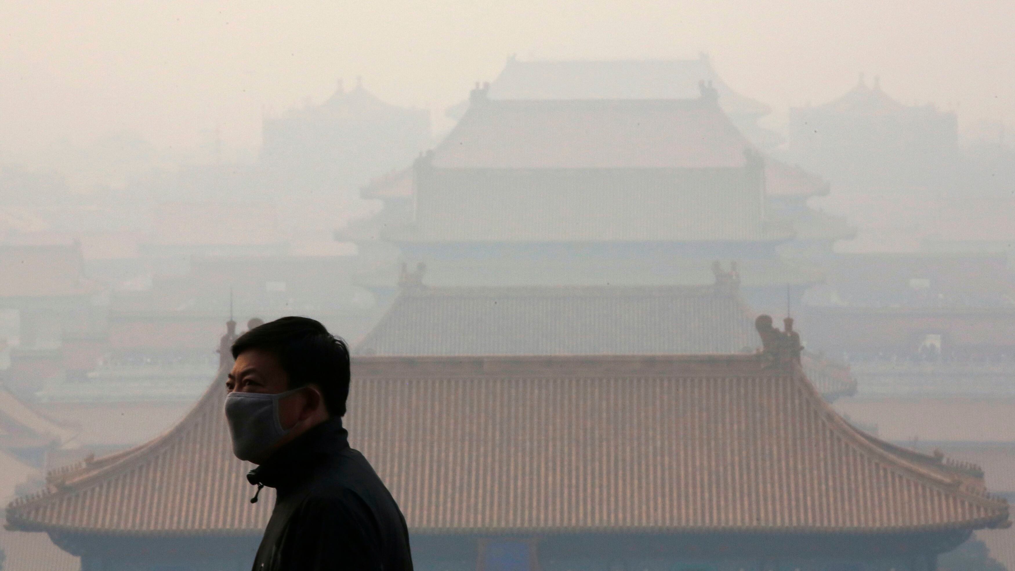 Cina irrespirabile: Shanghai chiude per inquinamento