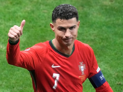 Il Portogallo di Diogo Costa asciuga le lacrime di CR7