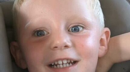 "Voglio salvarlo dai demoni": l'orribile gesto della madre contro il bimbo
