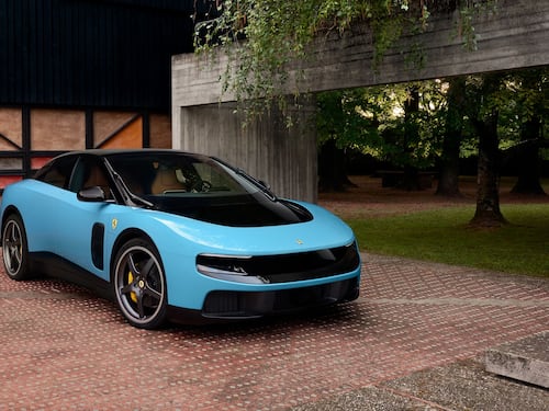 Ferrari Luce, la prima elettrica che reinventa Maranello