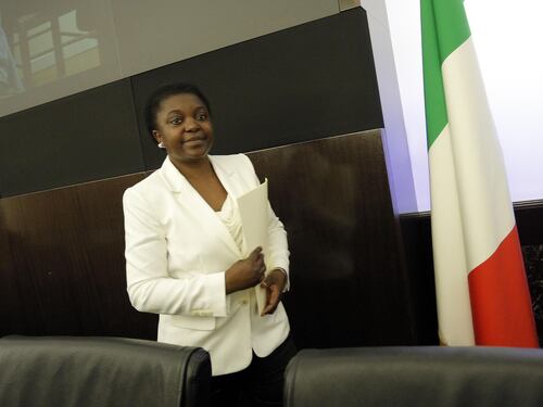 Kyenge choc: "Andrebbe abolito il reato di immigrazione clandestina"
