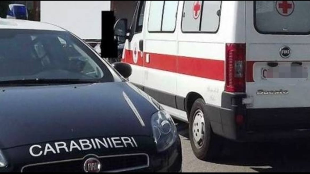 Gambizzato dal suocero, va in ospedale in scooter per farsi curare