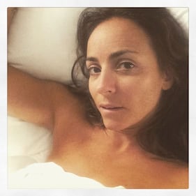 Camila Raznovich: topless sexy in barca 37