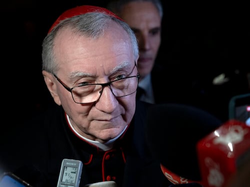 Il polverone su Parolin: “Inopportune le sue parole”