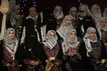 Gaza, nozze di massa per quaranta coppie 8