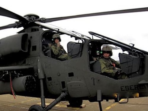 Una top gun italiana: ecco chi è Pamela, pilota d'esercito