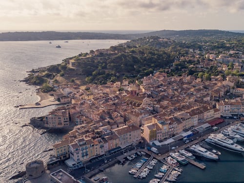 Mance folli a Saint-Tropez. "Troppo pochi 500 euro"