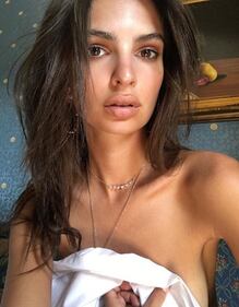 Emily Ratajkowski, le immagini più sexy 14