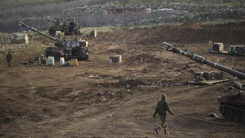Soldati e unità di artiglieria sulle alture del Golan 2