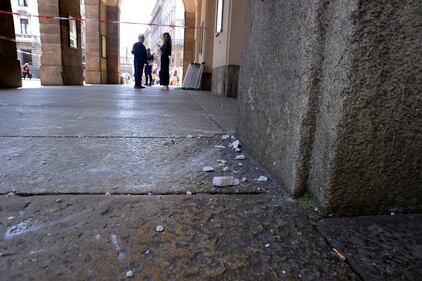 Crolla pezzo d'intonaco alla Scala di Milano 7