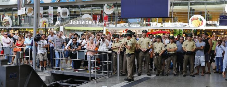 Budapest, gli immigrati prendono d'assalto la stazione 15