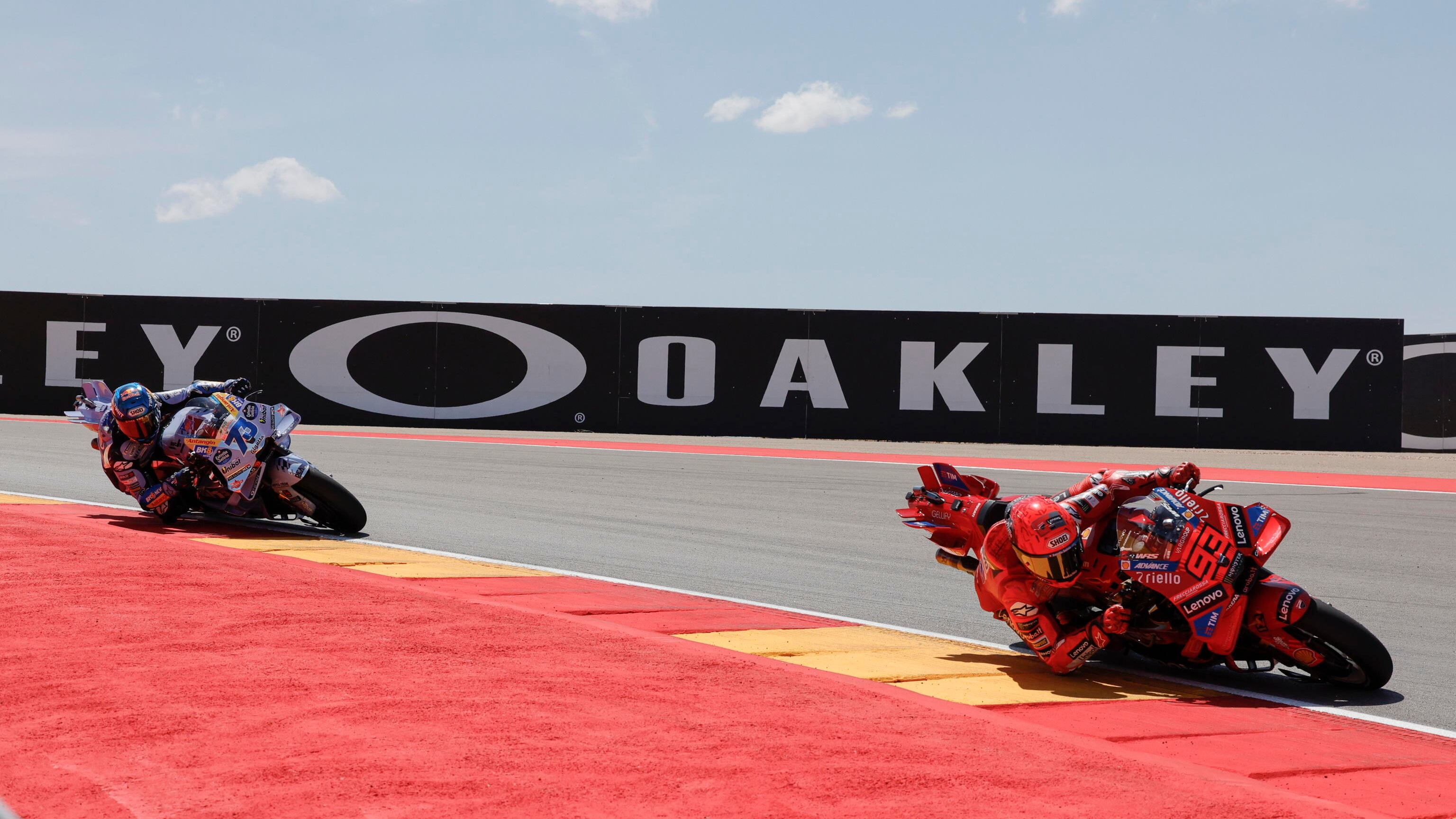 MotoGp, assolo di Marc Marquez ad Aragon. Molto meglio Bagnaia che chiude terzo