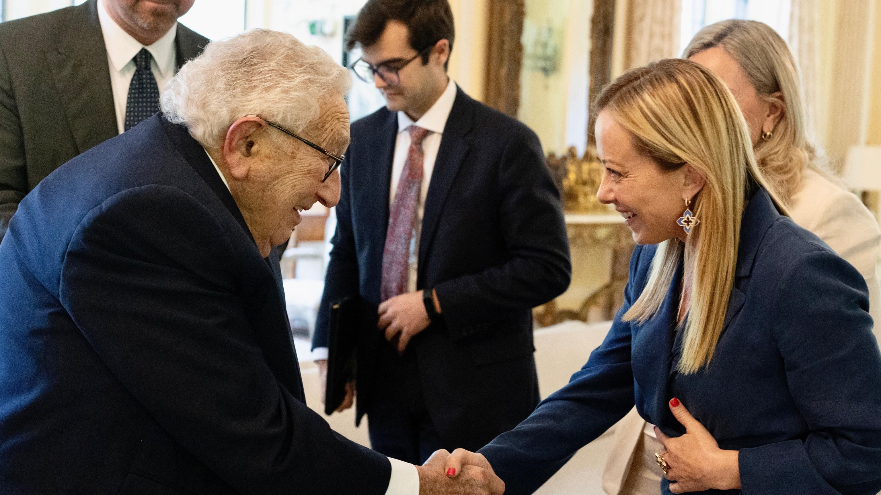 "Un punto di riferimento". Meloni negli Usa incontra anche Kissinger