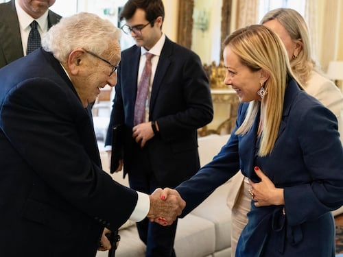 "Un punto di riferimento". Meloni negli Usa incontra anche Kissinger